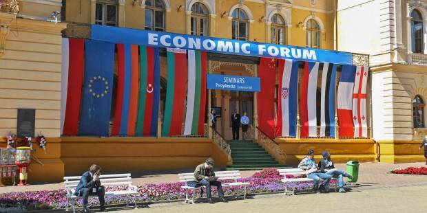 Krynica - Zdroj przygotowania do otwarcia Forum Ekonomicznego